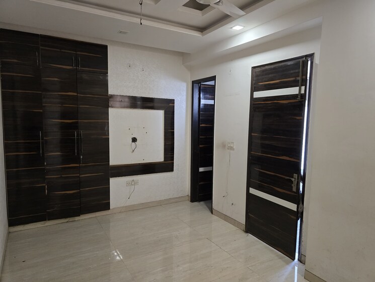 Room, niti khand i 3 Bedroom 1800 Sq.Ft. Apartment In Niti Khand I Ghaziabad 9142059
