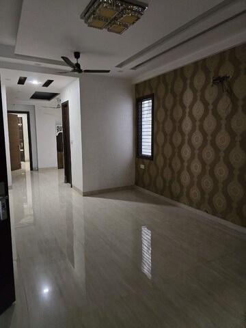 Bedroom in 3 BHK Apartment at Niti Khand I – for Rent