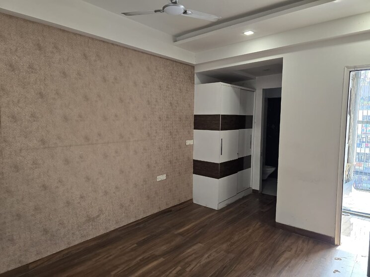 Room, niti khand i 3 Bedroom 1800 Sq.Ft. Apartment In Niti Khand I Ghaziabad 9142059