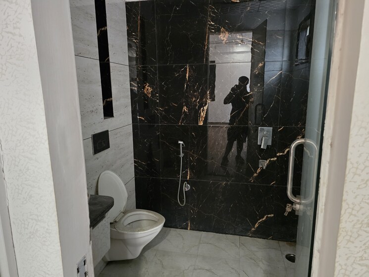 Bathroom, niti khand i 3 Bedroom 1800 Sq.Ft. Apartment In Niti Khand I Ghaziabad 9142059