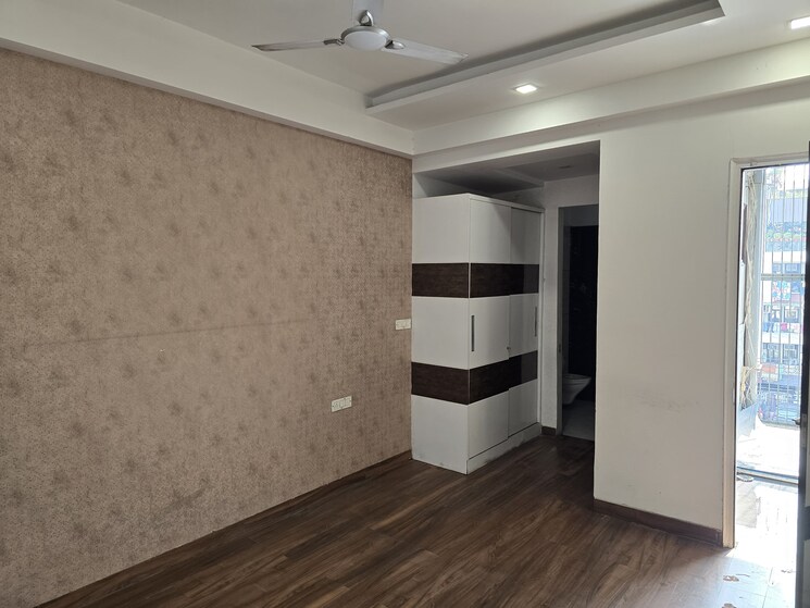 Room, niti khand i 3 Bedroom 1800 Sq.Ft. Apartment In Niti Khand I Ghaziabad 9142059