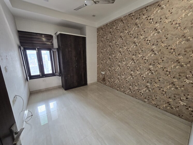 Room, niti khand i 3 Bedroom 1800 Sq.Ft. Apartment In Niti Khand I Ghaziabad 9142059