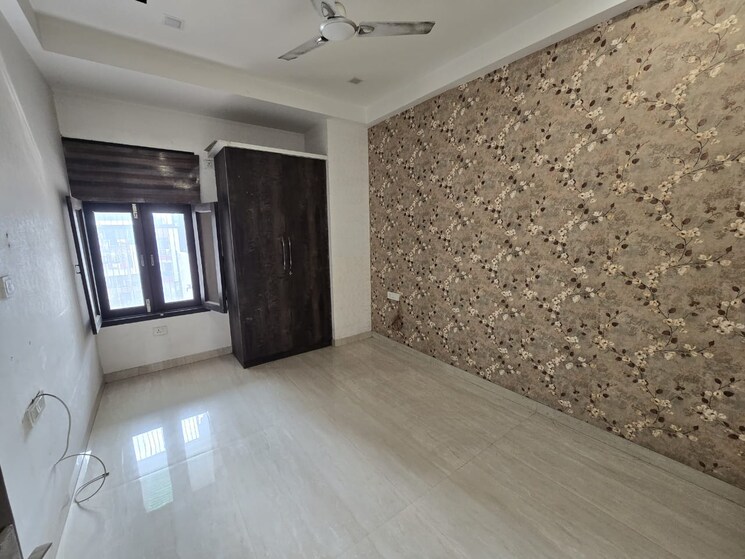 Room, niti khand i 3 Bedroom 1800 Sq.Ft. Apartment In Niti Khand I Ghaziabad 9142059