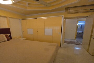 Room in 3 BHK Apartment at Runwal The Orchard Residency, Ghatkopar West – for Rent