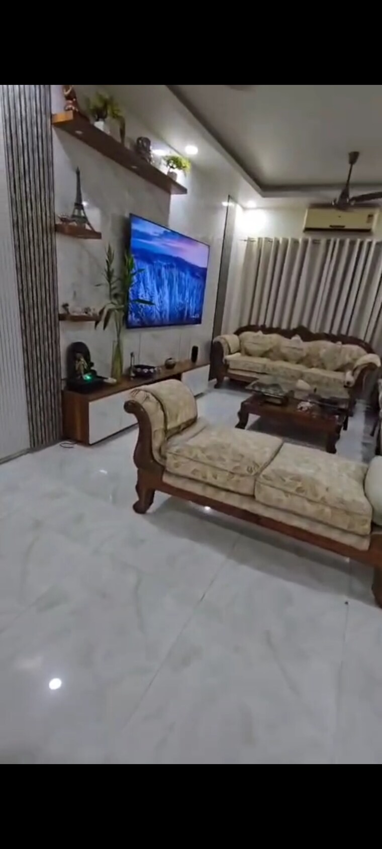 Living Room, antriksh-nature 3.5 Bedroom 1962 Sq.Mt. Apartment In Sector 52 Noida 9142047