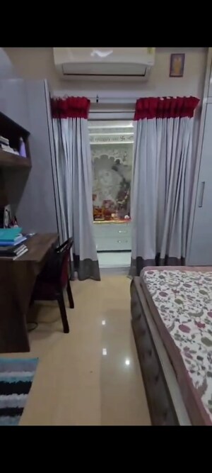 Room in 3.5 BHK Apartment at Antriksh Nature, Sector 52 – for Sale