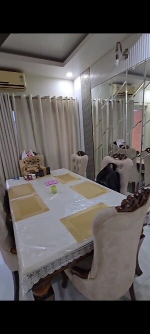 Room in 3.5 BHK Apartment at Antriksh Nature, Sector 52 – for Sale