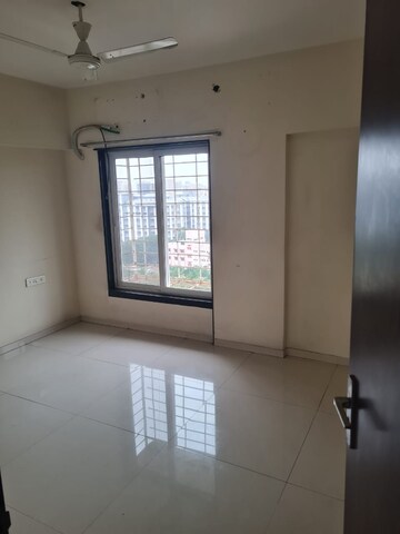 Room in 2 BHK Apartment at Siddhivinayak Shivam Heights, Chembur – for Rent