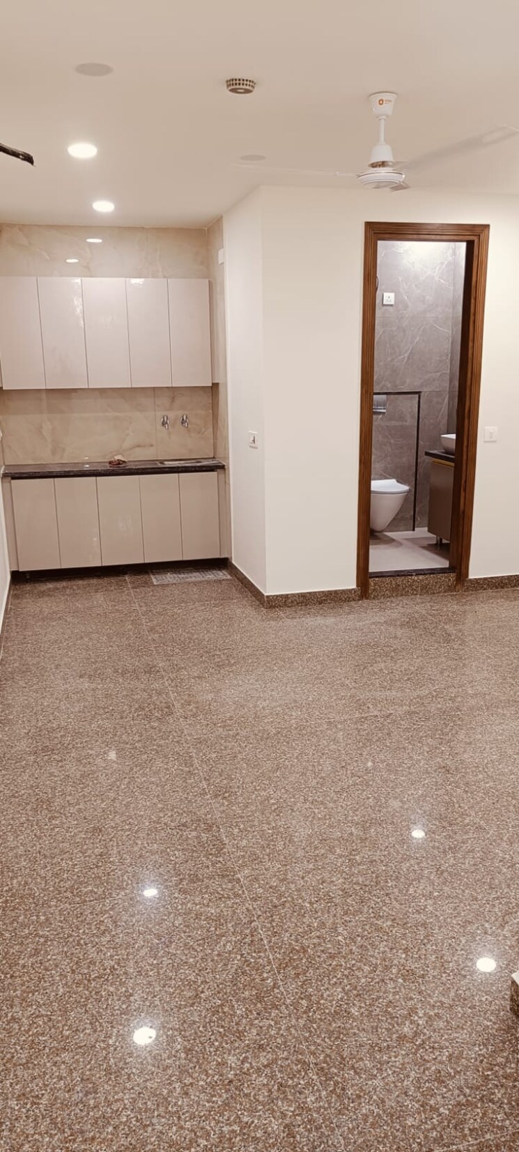 Room, lajpat nagar ii Commercial Office Space 905 Sq.Ft. In Lajpat Nagar ii Delhi 9142084