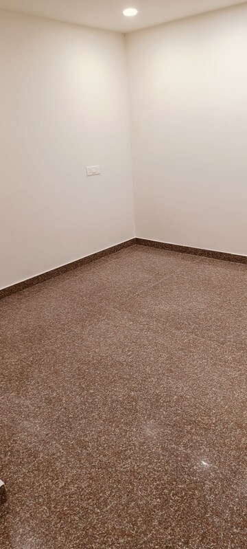 Room in  Office Space at Lajpat Nagar ii – for Rent
