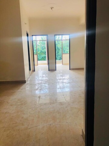 Room in 3 BHK Builder Floor at Priyadarshini Vihar – for Rent