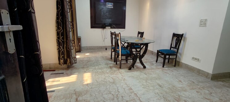 Gym, sector 21d 3 Bedroom 2250 Sq.Ft. Builder Floor In Sector 21d Faridabad 9142099