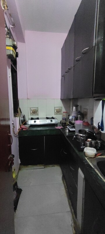 Furnished Amenities in 1 BHK Builder Floor at Vaishali Sector 5 – for Rent