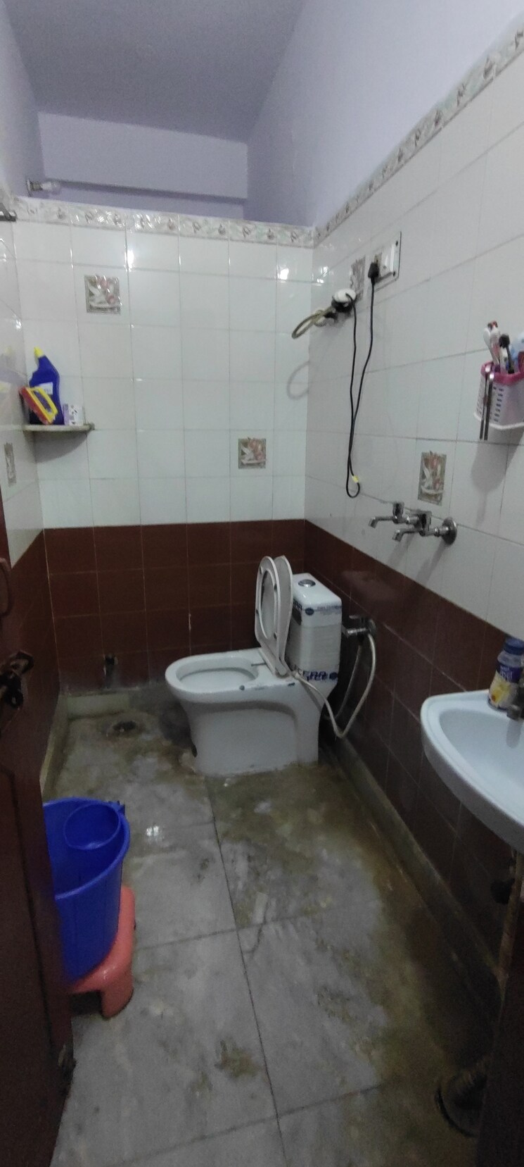 Bathroom, vaishali sector 5 1 Bedroom 550 Sq.Ft. Builder Floor In Vaishali Sector 5 Ghaziabad 9142168