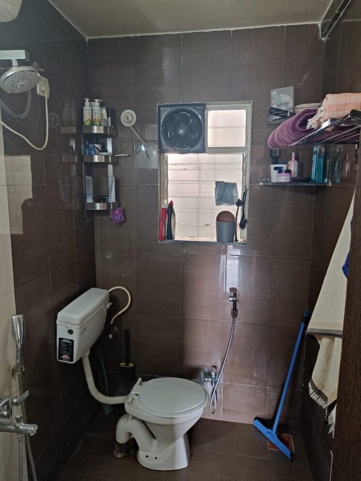 Bathroom, soba-optima-apartment 2 Bedroom 900 Sq.Ft. Apartment In Anand Nagar Pune 9142126