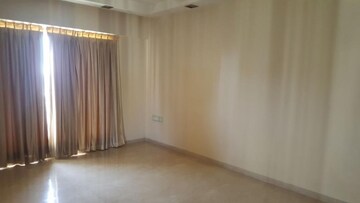 Room in 4 BHK Apartment at Supreme Lake Superior, Powai – for Rent