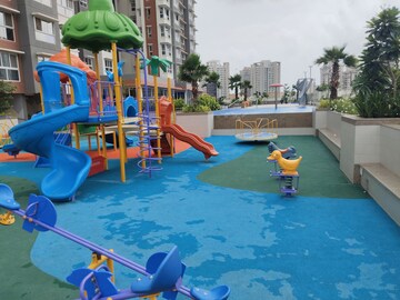 Swimming Pool in 2 BHK Apartment at Wadhwa TW Gardens, Kandivali East – for Rent