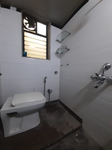 Team Area in 1 BHK Apartment at Jyoti Complex, Goregaon East – for Rent