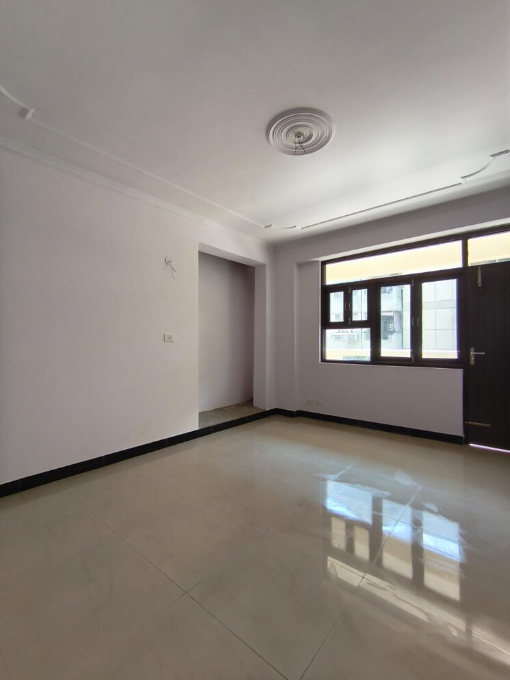 Room, sector 21d 3 Bedroom 1900 Sq.Ft. Apartment In Sector 21d Faridabad 9142232