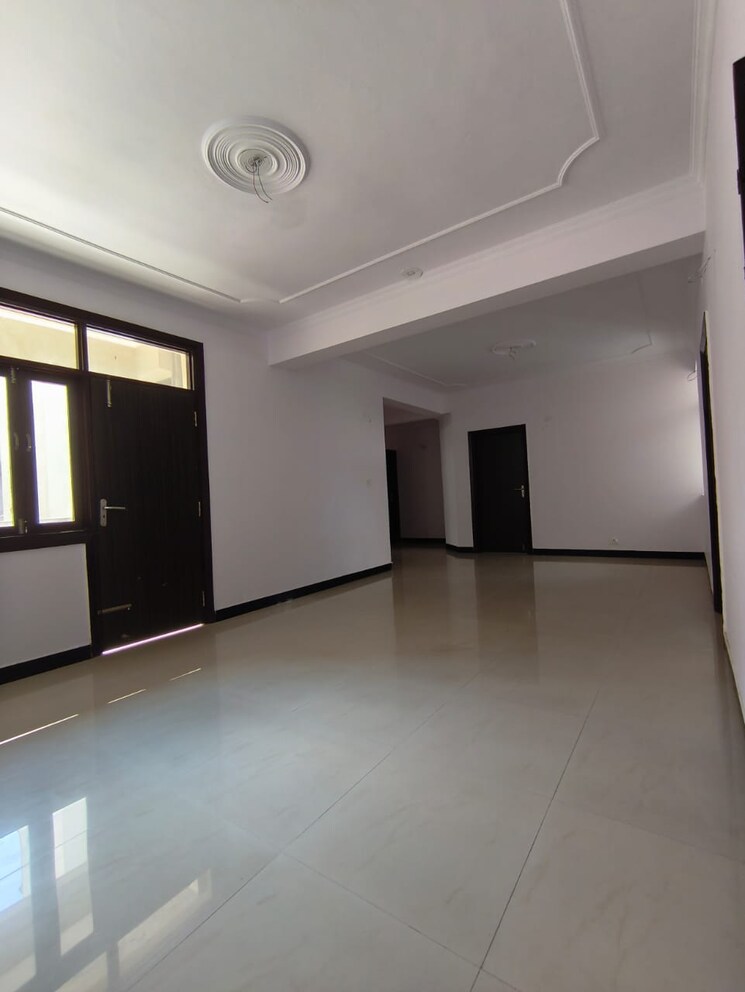Room, sector 21d 3 Bedroom 1900 Sq.Ft. Apartment In Sector 21d Faridabad 9142232