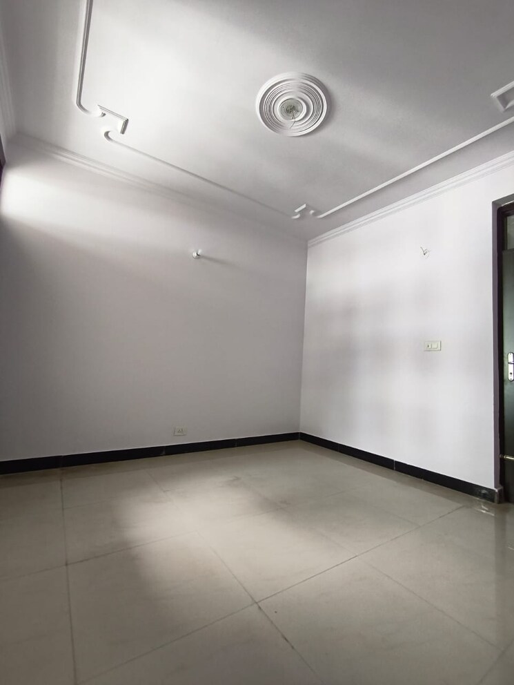 Room, sector 21d 3 Bedroom 1900 Sq.Ft. Apartment In Sector 21d Faridabad 9142232