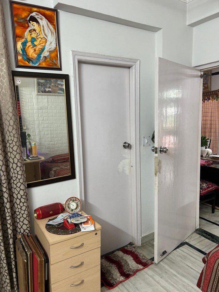 Bathroom, prabhu-apartments 3 Bedroom 1600 Sq.Ft. Apartment In Sector 21d Faridabad 9142249
