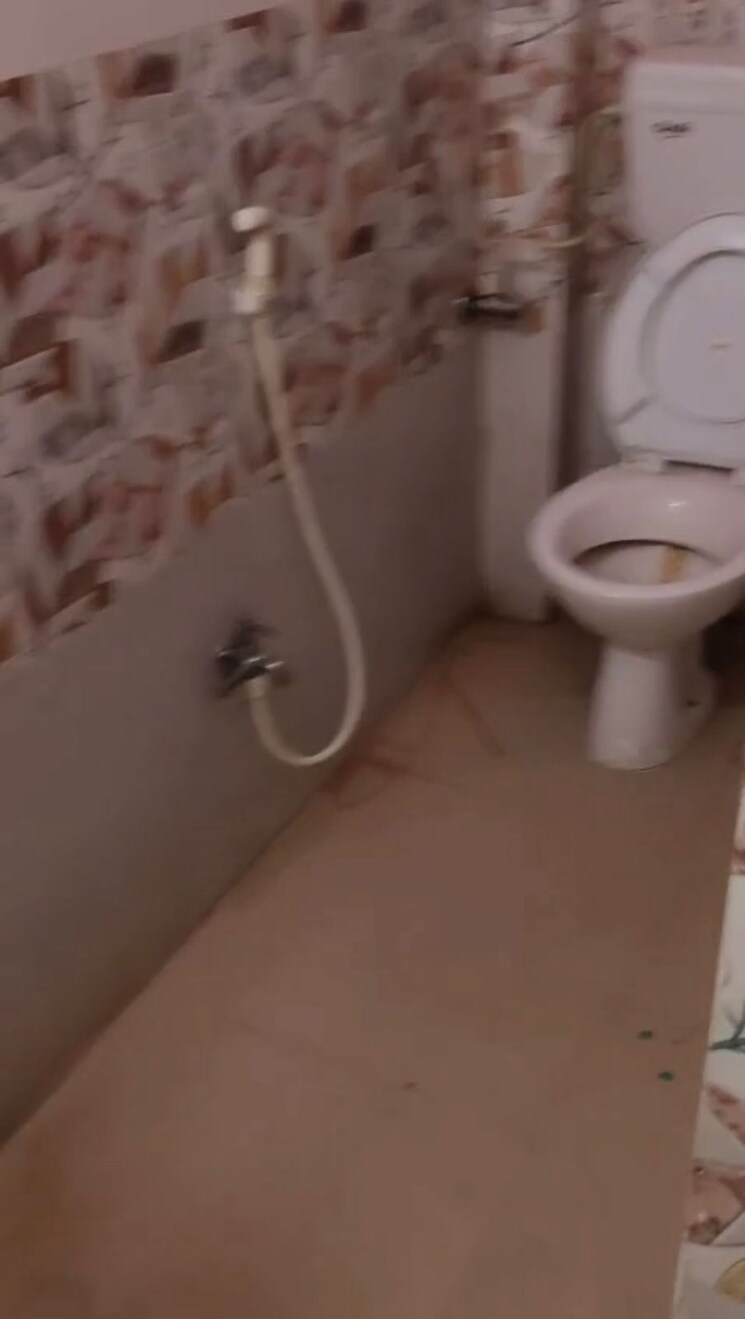 Bathroom, kestopur 2 Bedroom 840 Sq.Ft. Apartment In Kestopur Kolkata 9142268