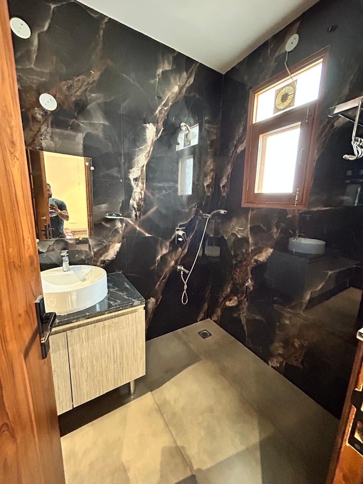 Gym, palam vihar 3 Bedroom 2100 Sq.Ft. Builder Floor In Palam Vihar Gurgaon 9142305