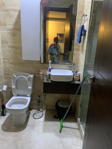 Team Area in 3 BHK Builder Floor at East Of Kailash – for Rent