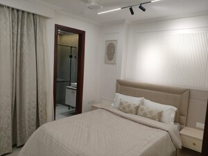 Bedroom in 3.5 BHK Builder Floor at BPTP Astaire Gardens, Sector 70a – for Sale