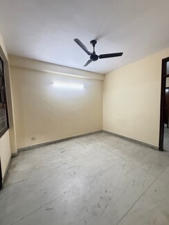 1 BHK + Extra Room Apartment For Sale in Golf Link Apartment Secto
