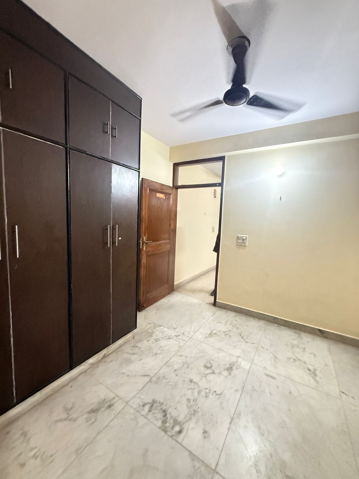 Room in 1 BHK Apartment at Sector 23 Dwarka – for Sale