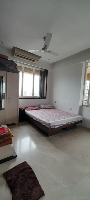 Bedroom in 4 BHK Apartment at Bandra West – for Rent