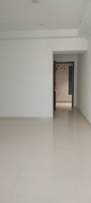 Room in 3 BHK Apartment at Gokul Accord, Kandivali East – for Sale
