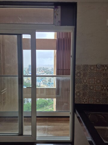 Room in 2 BHK Apartment at Kamdhenu Vogue, Sanpada – for Rent