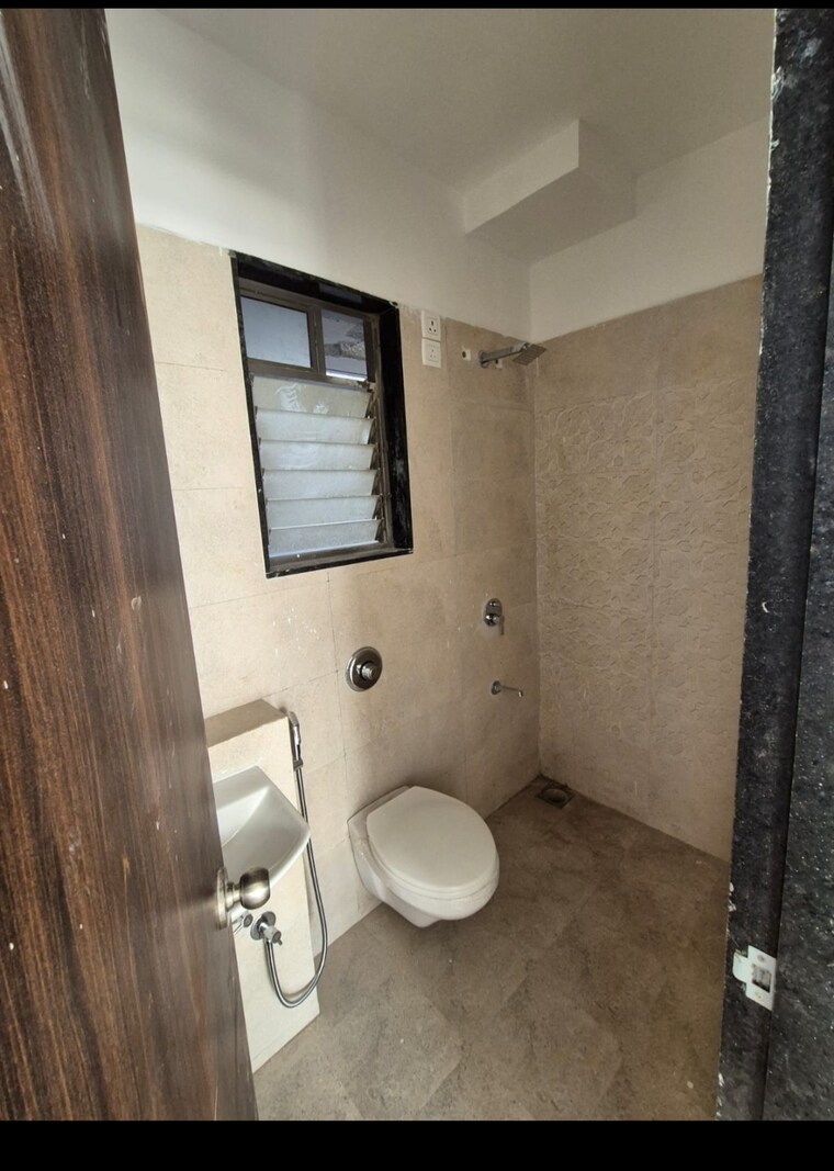 Bathroom, uk-iridium 1 Bedroom 395 Sq.Ft. Apartment In Kandivali East Mumbai 9142505