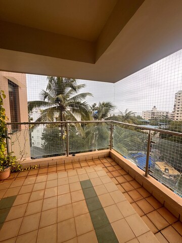Balcony in 3.5 BHK Apartment at Bandra West – for Rent