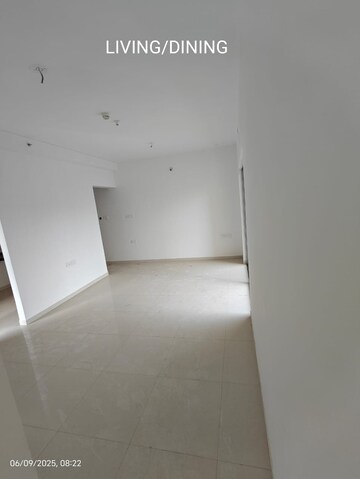 Room in 2 BHK Apartment at Godrej Boulevard, Manjari – for Sale