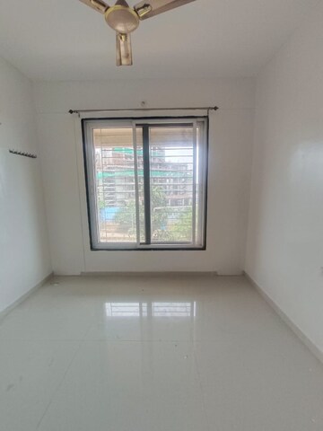 Room in 2.5 BHK Apartment at Empire Square, Chinchwad – for Rent