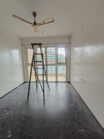 Room in 2.5 BHK Apartment at Empire Square, Chinchwad – for Rent