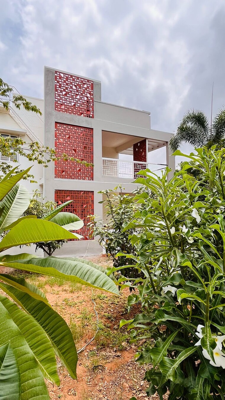 Garden, malur hosur road 3 Bedroom 2100 Sq.Ft. Villa In MaluR Hosur Road Bangalore 9142500
