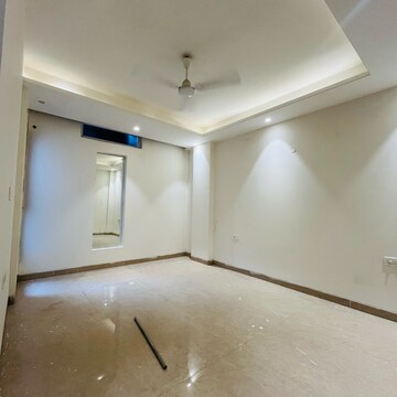 Room in 4 BHK Builder Floor at Chattarpur – for Rent