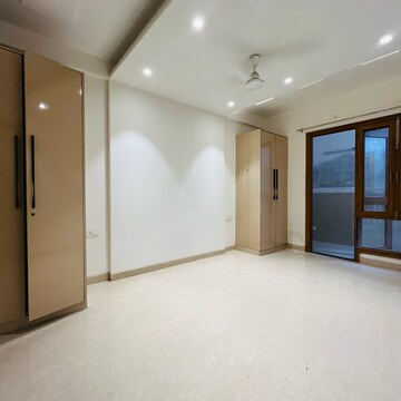 Room in 4 BHK Builder Floor at Chattarpur – for Rent