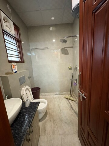 Bathroom in 3 BHK Builder Floor at Unitech Arcadia, South City 2 – for Rent