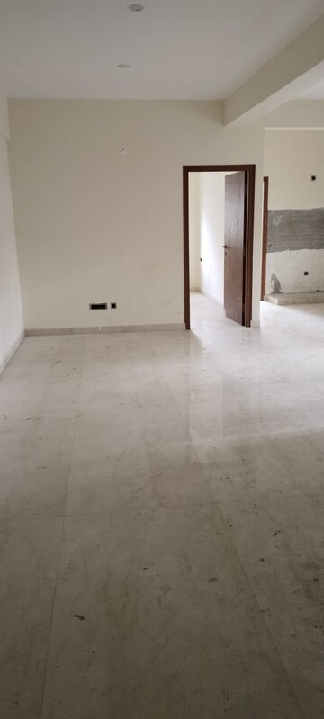 Room in 3 BHK Apartment at Indiranagar – for Sale