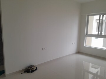 Room in 2.5 BHK Apartment at Wadhwa TW Gardens, Kandivali East – for Rent