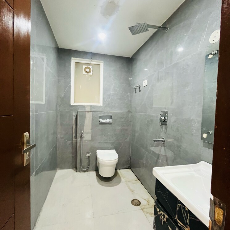 Bathroom, chattarpur 3 Bedroom 1250 Sq.Ft. Builder Floor In Chattarpur Delhi 9142613