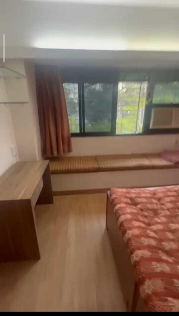 Room in 3 BHK Apartment at Lokhandwala Complex, Andheri West – for Sale