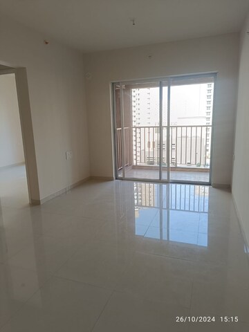 Room in 3 BHK Apartment at Godrej Green Cove, Mahalunge – for Rent