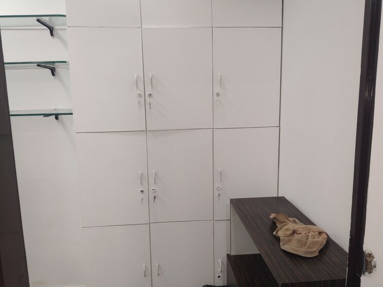 Bathroom, netaji subhash place Commercial Office Space 378 Sq.Ft. In Netaji Subhash Place Delhi 9142663